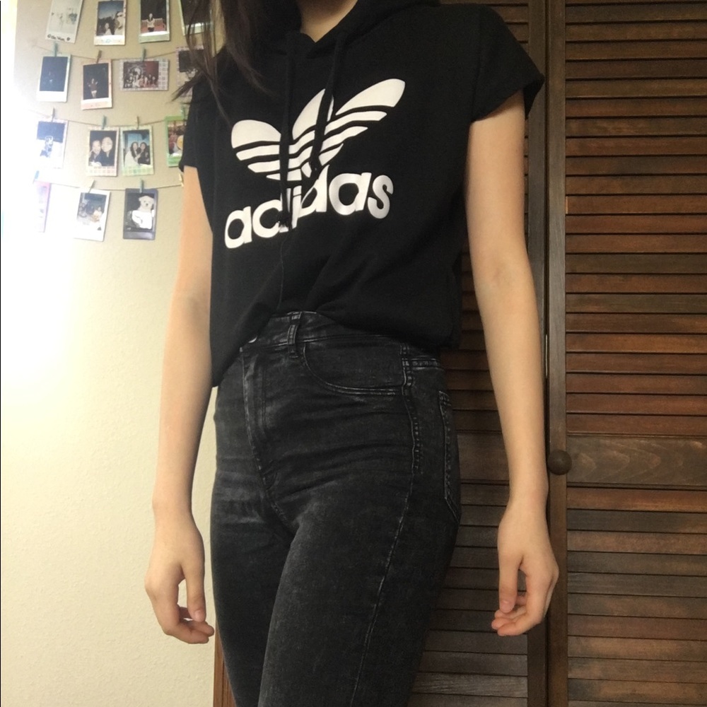 Short sleeve adidas sweat shirt